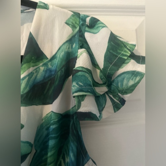 Womens LUXXEL Green‎ Leaf Romper Ruffle Butterfly Sleeves. Size Medium. - Picture 5 of 7